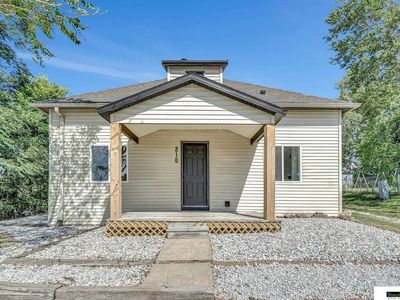 210 E 2nd St, Hickman, NE, 68372