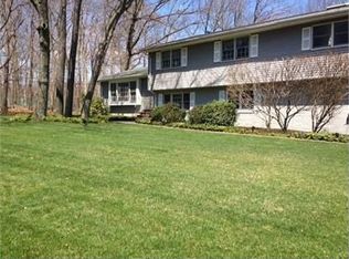 12 Medford Rd, Morris Plains, NJ 07950