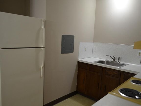 3rd image of 10 Richmond St APT 2