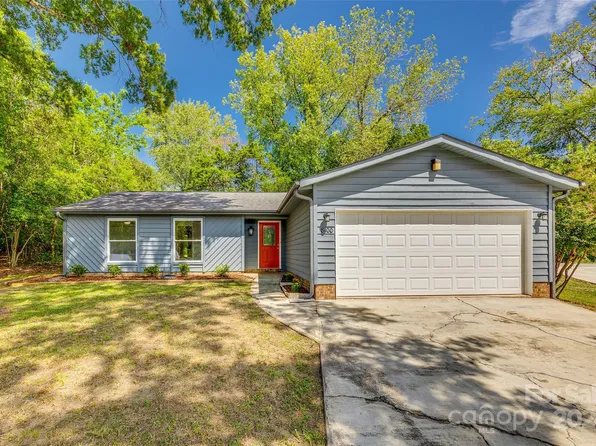 8100 Beechwood Ter, Charlotte, NC 28226