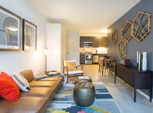 150 W Huron St #2401, Chicago, IL 60654