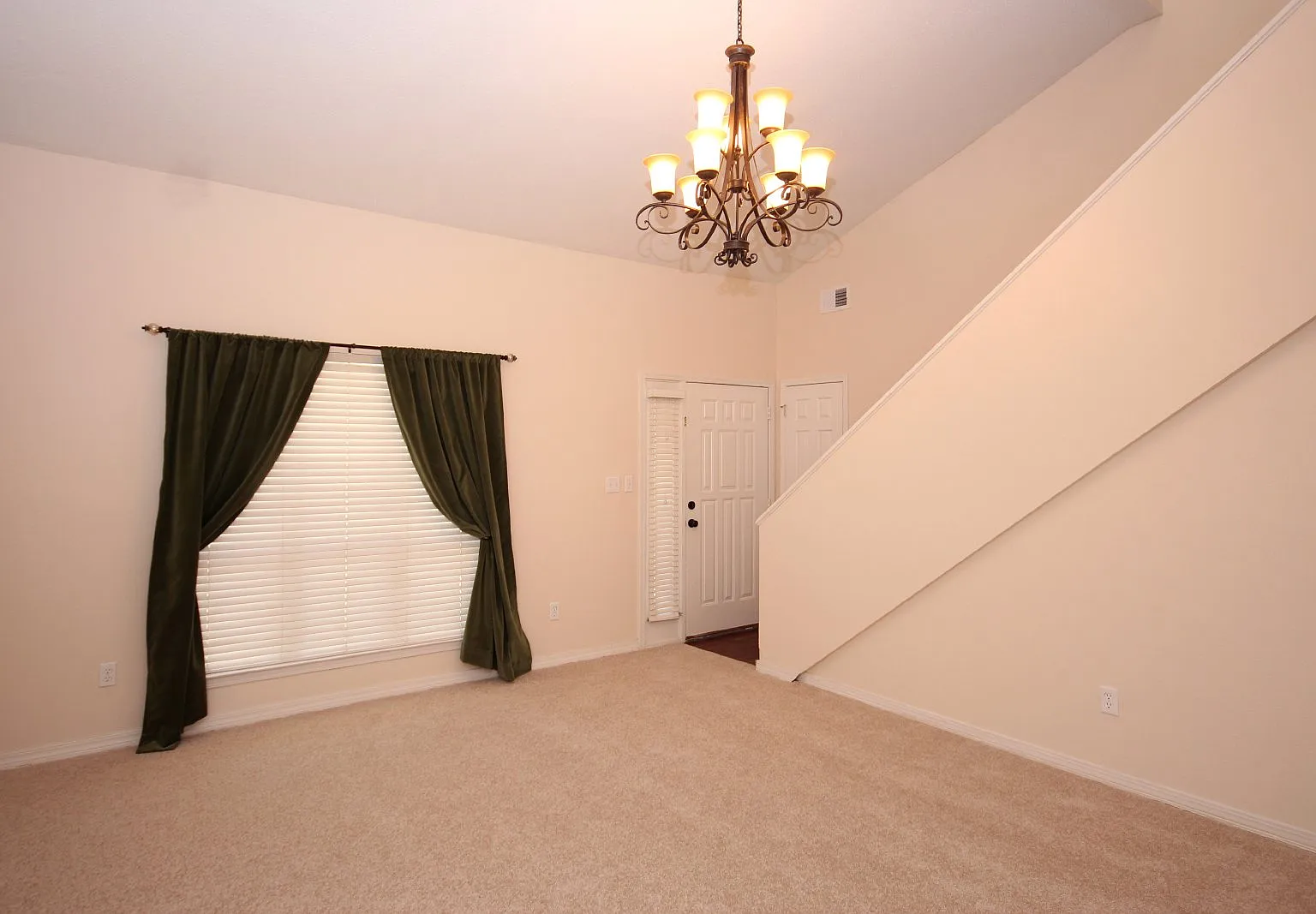 2 bed, 2.0 bath, 1391 sqft, $1,700 — Photo 3