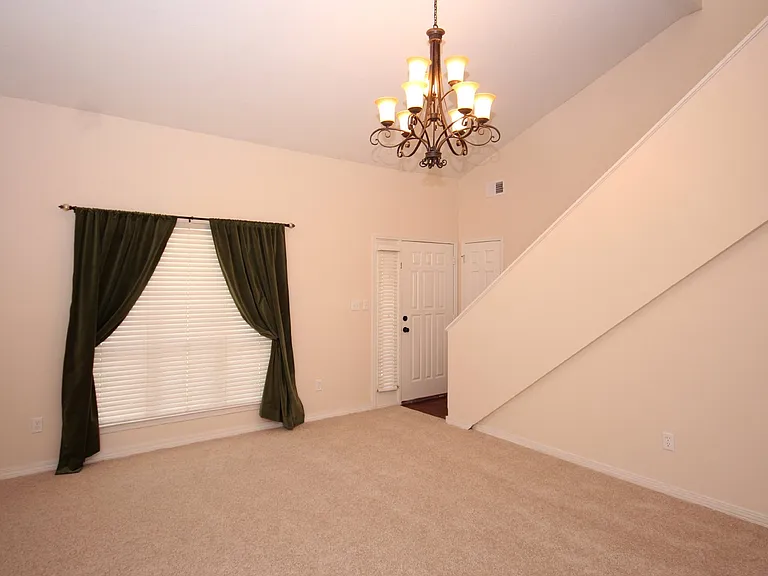 3528 Parkwood Ave — Photo 3