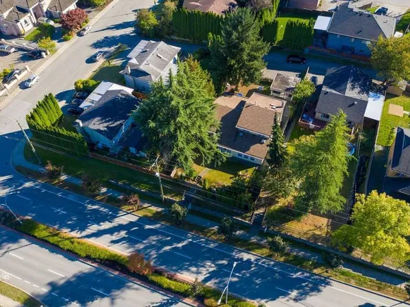 16376 96th Ave, Surrey, BC V4N 2C1