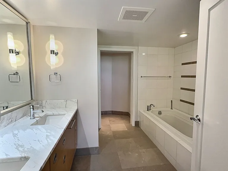 1177 Queen St #703 — Photo 19