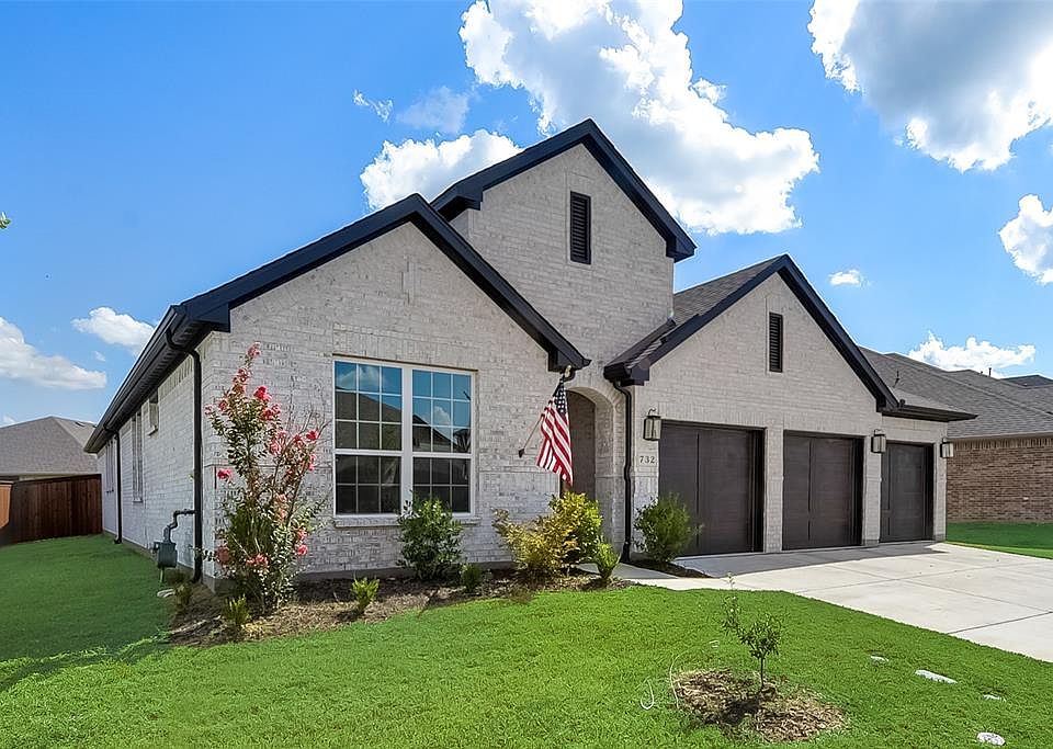 1st image of 732 Cashew Way