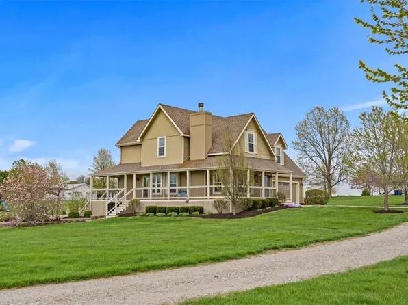 1204 NE 188th St, Smithville, MO 64089