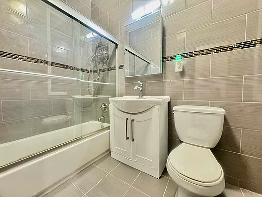 Rented by R New York | media 6