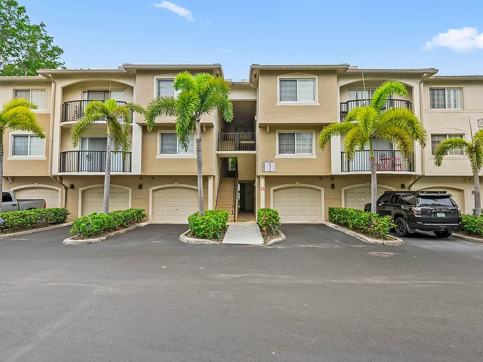 1100 Crestwood Ct S #S-1109