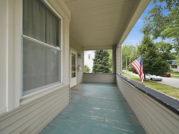 3rd image of 4246 Blanchan Ave