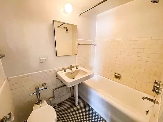 5th image of 5 Tudor City Pl APT 1128