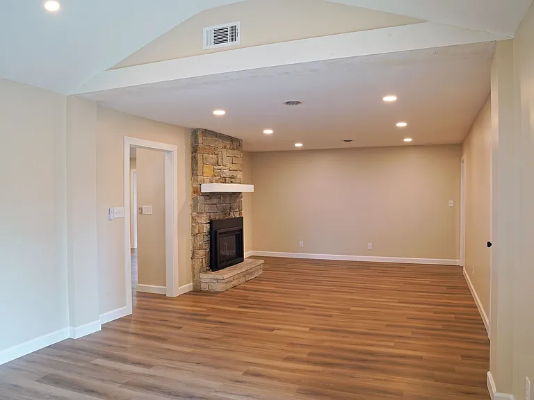 612 Southgate Rd — Photo 10
