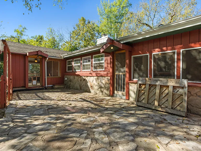 160 Como Ave — Photo 17