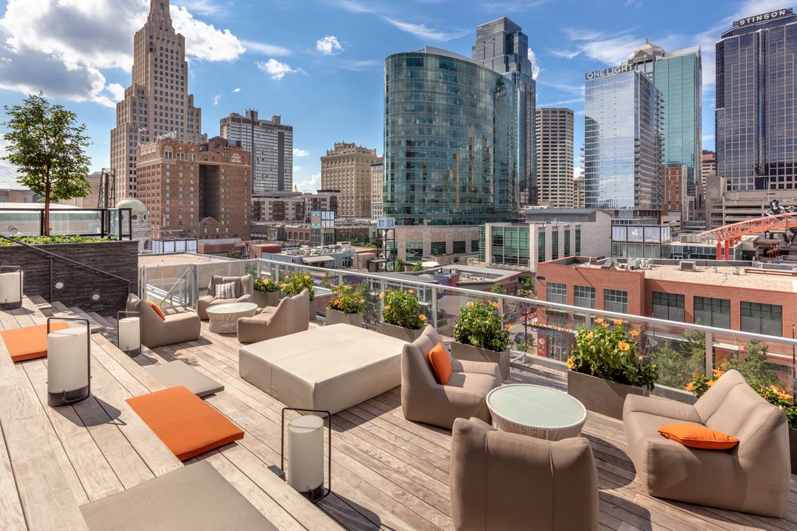 The Floating Sundeck at Two Light Luxury Apartments