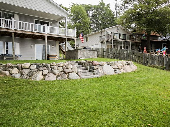 7027 division ave-104