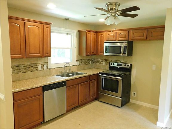 3rd image of 4507 Wildwood Dr
