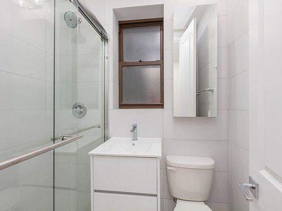 3rd image of 210 W 88th St #3W