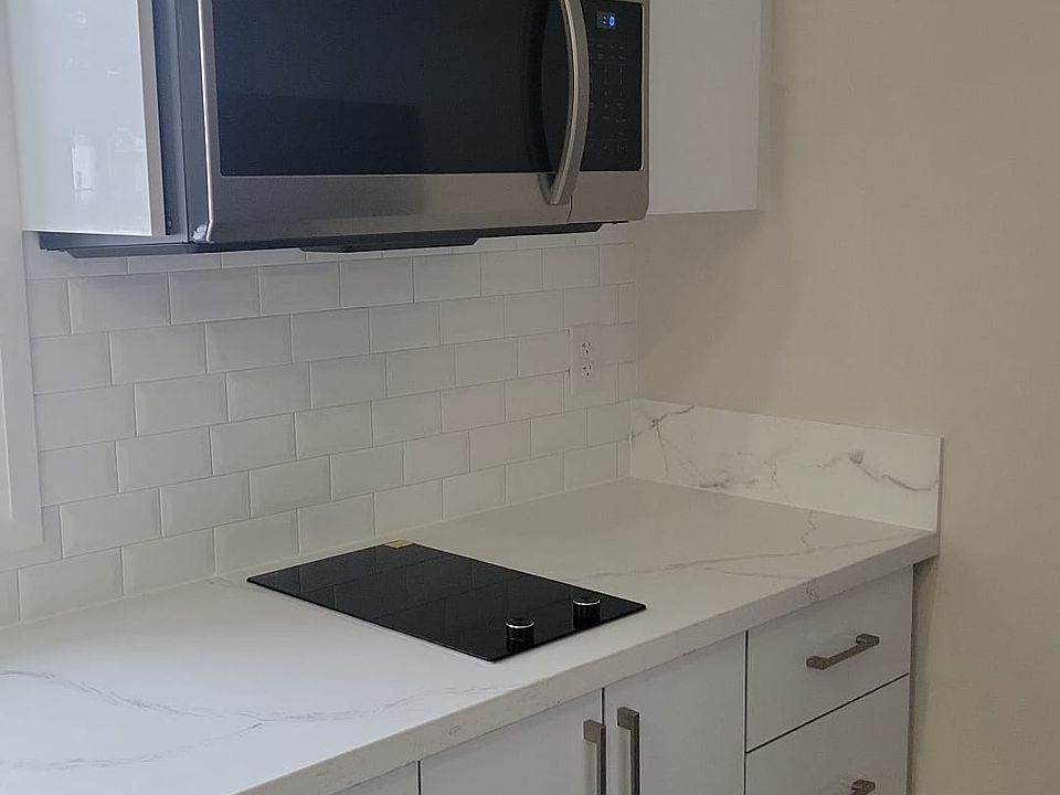 1st image of 304 Albert St W #101