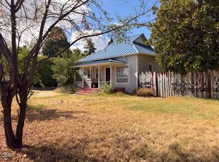 400 Wagner Creek Rd, Talent, OR 97540