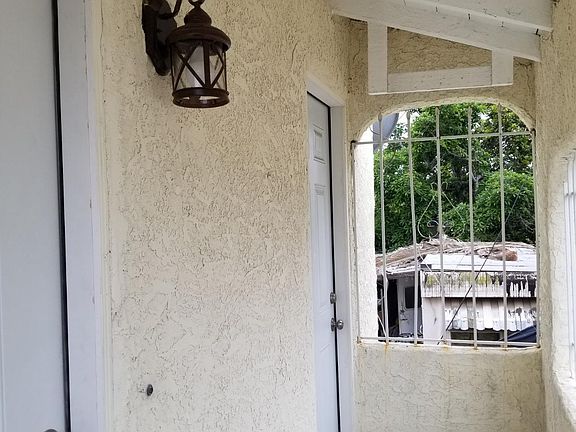 2nd image of 1030 W 103rd St
