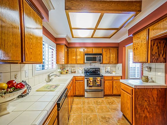 2nd image of 4120 Rockford Dr