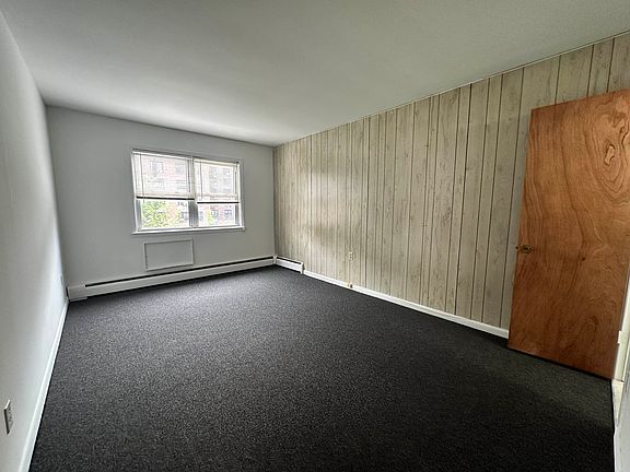 3rd image of 144-60 Roosevelt Ave Unit 3