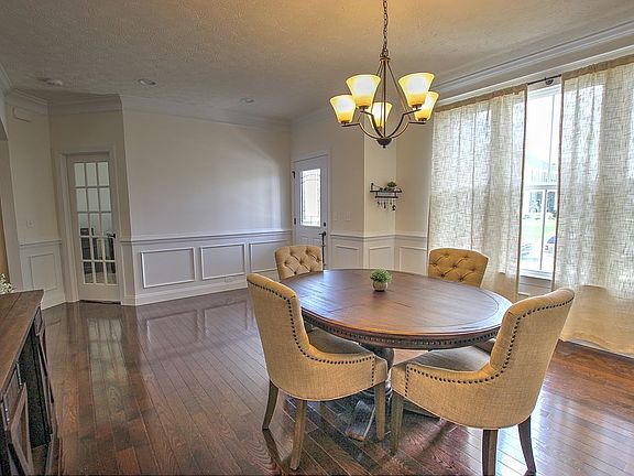 3rd image of 1457 Vista Run Ct