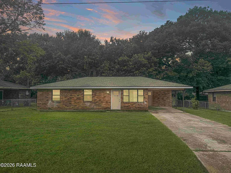 113 Raceway St — Photo 1