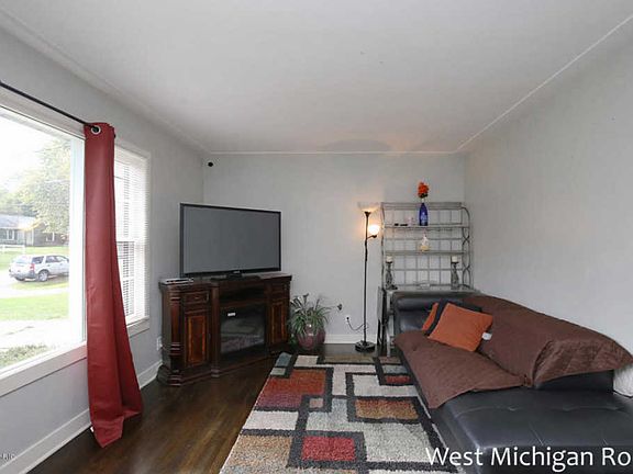 4th image of 1507 Yorkshire St SE