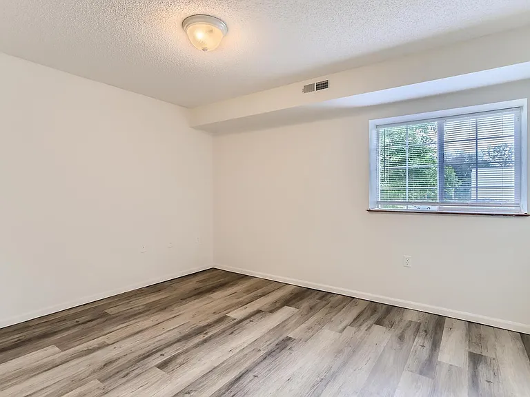 Village Plaza Apartments — Photo 17