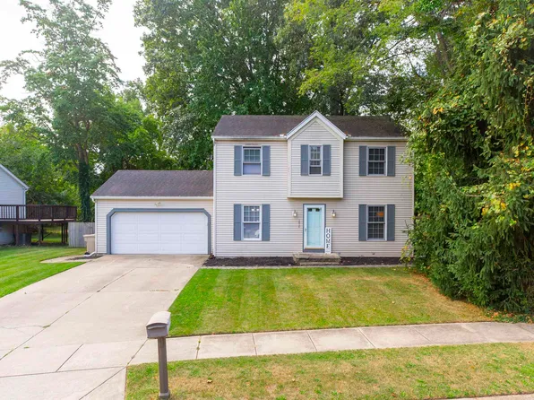 1814 Cross Creek Dr, South Bend, IN 46628