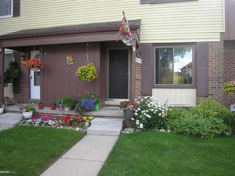 1st image of 8415 Hickory Dr