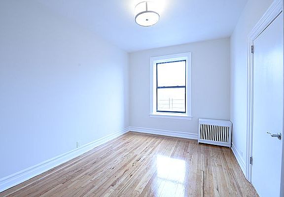 5th image of 3265 Bainbridge Ave APT B53