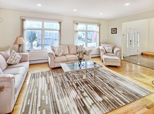 897 Virgil Ave, Ridgefield, NJ 07657