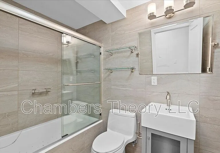 220 2nd St SE #1 — Photo 10