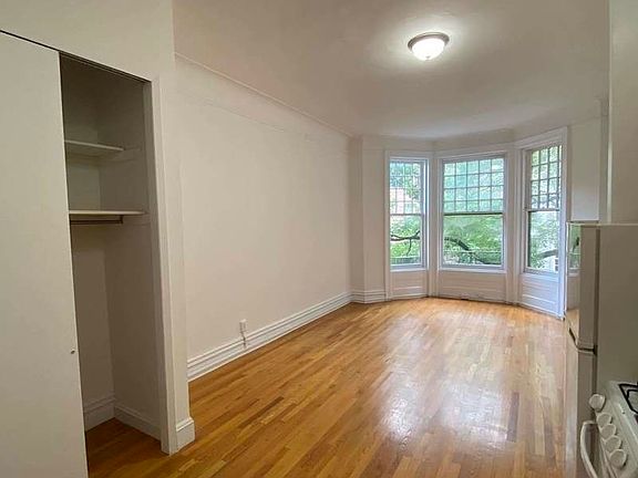4th image of 42 E 63rd St APT 2A