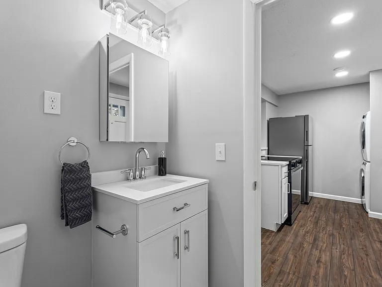 360 Thames St — Photo 9