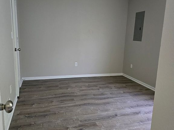 4th image of 1505 Greensboro Dr