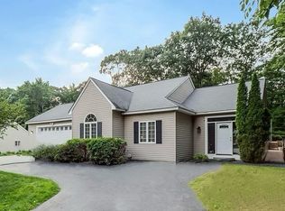30 Julia Dr, Hooksett, NH 03106