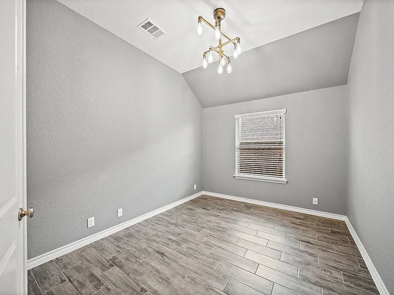 9767 Innes Pl — Photo 10