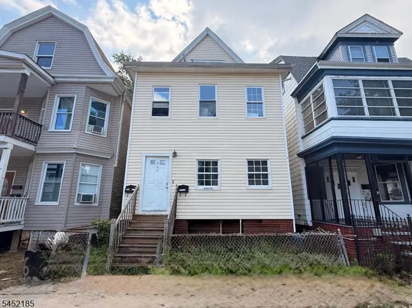 538 Norwood St, East Orange City, NJ 07018