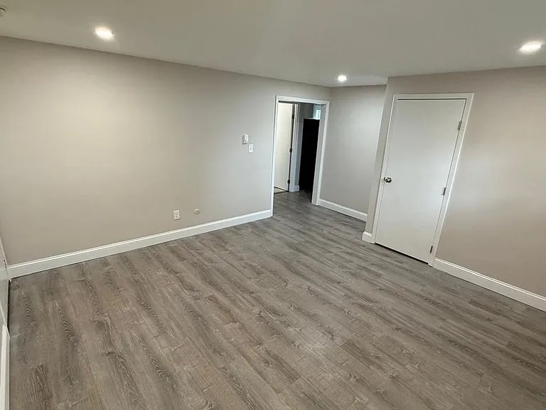 8-12 Perry St — Photo 8