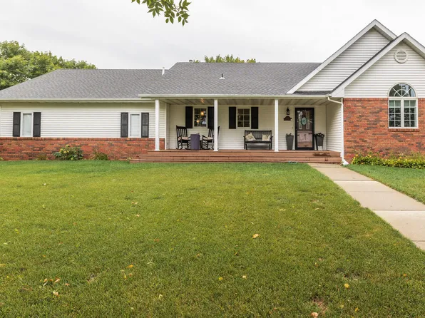 609 Huron Dr, Bismarck, ND 58503