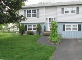 72 Kellogg Rd, Stillwater, NY 12170