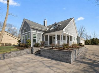 5020 Whitlow Ct, Commerce Township, MI 48382