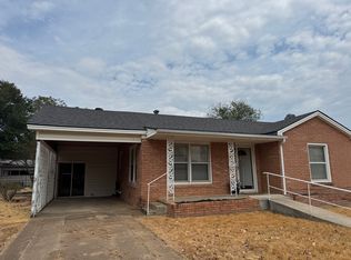 1103 W 11th St, Mc Gregor, TX 76657
