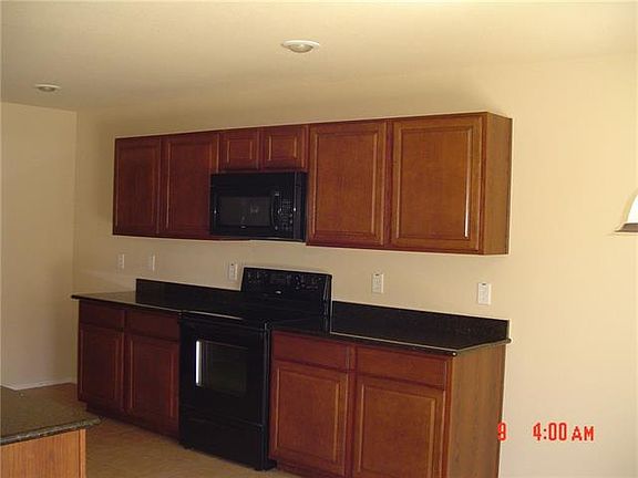 3rd image of 2628 Powderhorn Dr