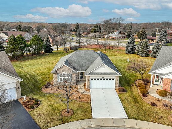 2nd image of 17024 Melville Ct