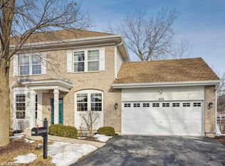 655 Dunhill Ln, Carol Stream, IL 60188