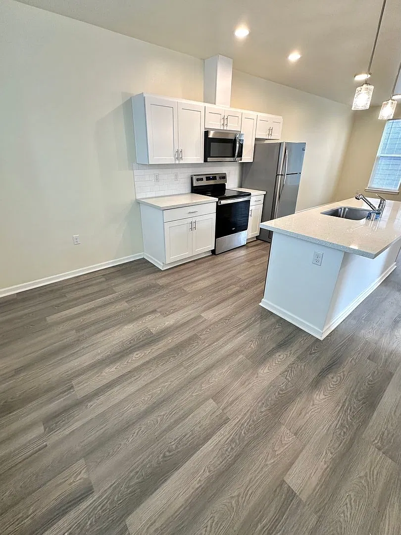 G St. Apartments — Photo 3